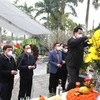 河江省在渭川国家烈士陵园举行上香仪式并启动植树节