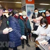 协助在乌越南人登记搭乘临时航班回国