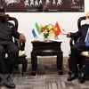 塞拉利昂共和国总统朱利叶斯·马达·比奥携夫人开始对越进行正式访问
