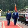 越南国家主席阮春福与塞拉利昂总统朱利叶斯·马达·比奥举行会谈