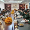 越南国防部副部长与柬埔寨王家军总司令举行会谈