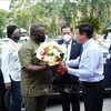 塞拉利昂共和国总统朱利叶斯·马达比奥走访九龙江三角洲水稻研究院