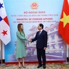 越南与巴拿马两国外交部长举行会谈