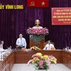 国会主席王廷惠与永隆省委常委会举行工作会谈