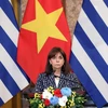 希腊总统萨克拉罗普卢圆满结束对越南进行的正式访问
