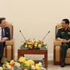 越南国防部长潘文江会见美国驻越南大使马克·埃文斯·纳珀 
