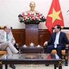 越南重视并希望继续发展与瑞典的传统友谊和多方面合作