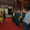 7·27伤残军人烈士日：越南国防部长潘文江在7·27国家历史遗址进香