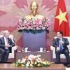 越南国会主席王廷惠会见世界银行首席执行官阿克塞尔· 冯· 托森伯格