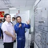 越南国会主席王廷惠莅临平山炼油厂股份公司视察 