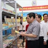 越南政府总理范明政莅临富寿省检查新学年准备工作