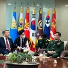 韩国国防部长官李钟燮会见黄春战上将