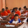 柬埔寨媒体报道越南高棉语免费教学活动