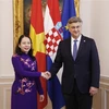 越南国家副主席武氏映春与克罗地亚总理安德烈·普连科维奇举行会谈