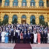越南国家主席阮春福会见出席世界和平理事会第22届代表大会代表
