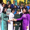 越南国家副主席武氏映春会见2022年青年科技人才代表团