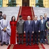 国家主席阮春福会见尼日利亚副总统耶米·奥辛巴乔