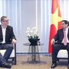 越南政府总理范明政会见比利时劳动党主席拉乌尔·赫德布