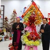 越南内务部领导2022年圣诞节前夕走访顺化天主教总教区