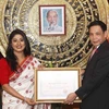 越南为３名孟加拉国公民颁奖