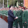 越南国会主席王廷惠向安江省武装力量致以新春祝福