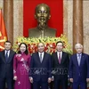 越南国家主席工作交接仪式在河内举行