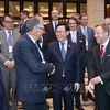 越南国会主席王廷惠与欧盟-东盟商业理事会和欧洲商会代表团举行座谈