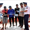 越南海警向西南海域渔民加大法律宣传力度