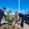 纪念越以建交30周年植树仪式在以色列阿斯多德市举行 