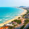 岘港市致力维护安全、文明海滩品牌