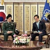 韩国总理韩德洙会见越南国防部长潘文江