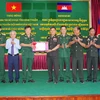 平顺省军事指挥部走访柬埔寨磅清扬省并致以节日祝福