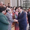 越南国会主席王廷惠会见前政治犯和囚犯代表