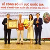 摄影师武海被授予越南纪录证书