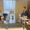 越南副外长何金玉会见越南驻乌拉圭名誉领事