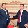 胡志明市领导会见白俄罗斯共和国文化部第一副部长