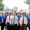 越南国家主席武文赏与学习胡伯伯榜样的先进青年举行见面会