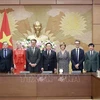 越南国会主席王廷惠会见欧洲议会代表团