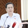 越南国会常务副主席陈青敏在越南第十五届国会第五次会议结束后在后江省开展选民接待活动