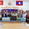 越南驻琅勃拉邦总领事馆向老挝苏发努冯大学赠送礼物