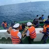 及时将海上遇险渔民送到长沙岛救治