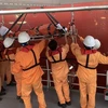 越南第三区海事搜救协作中心及时营救两名海上遇险外籍船员