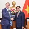 越南外交部长裴青山会见英国苏格兰事务大臣阿利斯特·杰克