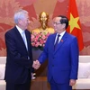 进一步推动越南与新加坡战略伙伴关系朝着务实和有效的方向发展