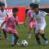 国际足联为越南校园足球项目提供5万多个皮球