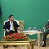 加强合作促进越柬两国人民稳定发展