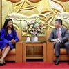 越南友好组织联合会主席会见南非副总统夫人