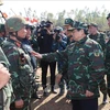 越南政府总理范明政出席12军团实弹演习