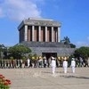 胡志明主席陵接待超220万越南同胞和国际游客入陵瞻仰胡主席遗容