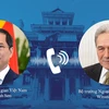 越南外交部长裴青山与新西兰副总理、外交部长温斯顿·彼得斯通电话